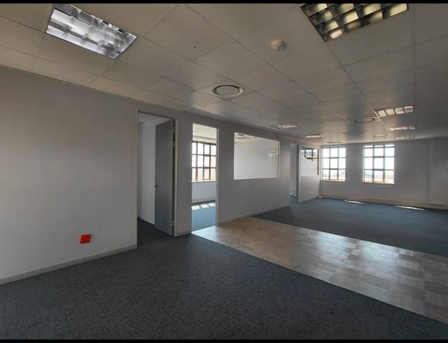 164M² OFFICE TO LET IN BRYANSTON